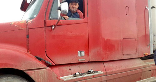 Protest actions of truckers in Dagestan. November 14, 2015. Photo: Ilyas Khadzhi, Bariyat Idrisova http://chernovik.net/content/lenta-novostey/v-dagestane-dalnoboyshchiki-vystupayut-protiv-vysokih-sborov