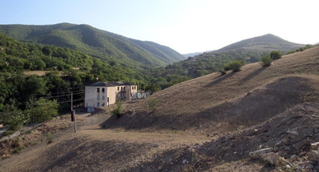 House in Vardadzor village, Nagorno-Karabakh. Photo by Alvard Grigoryan for the ‘Caucasian Knot’. 