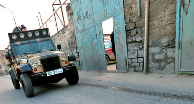 The village of Nardaran is densely surrounded by power agents. December 1, 2015. Photo by Aziz Karimov for the "Caucasian Knot"
