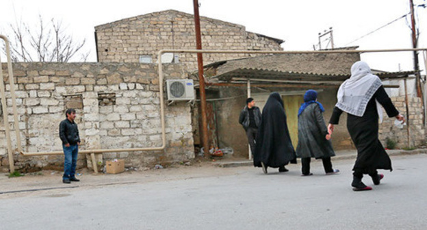 The residents of Nardaran. December 1, 2015. Photo by Aziz Karimov for the "Caucasian Knor"