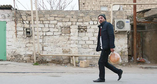 The resident of Nardaran, 02.12.15. Photo by Aziz Karimov for the "Caucasian Knot"