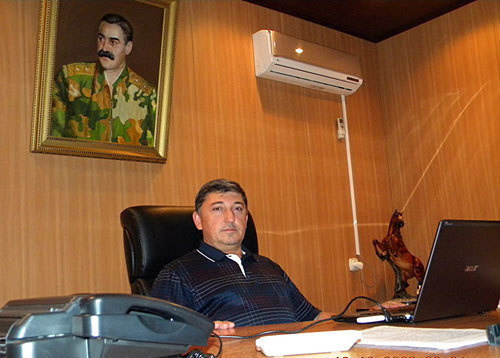Maksharip Aushev shortly before his death in his office in Nazran. October 12, 2009. Photo by the "Caucasian Knot"