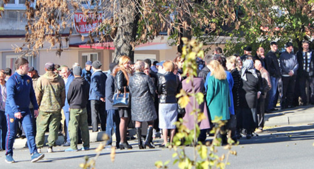 Vladimir Tskaev's funeral. The village of Koban, North Ossetia, November 4, 2015. Photo by Emma Marzoeva for the "Caucasian Knot"