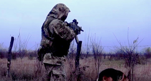 A law enforcer during CTO. Photo: http://nac.gov.ru/nakmessage/2015/12/01/v-dagestane-neitralizovany-dva-bandglavarya-i-boevik-vernuvshiisya-iz-sirii.html