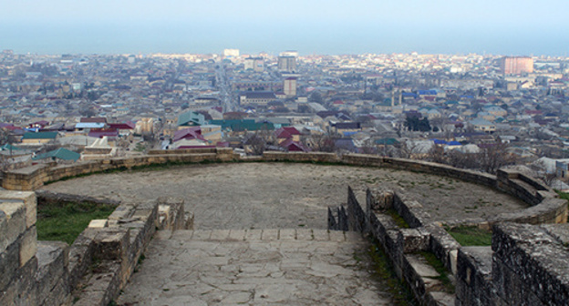 An observation platform near Naryn-Kala Fortress. Derbent. Photo by Patimat Makhmudova for the "Caucasin Knot"