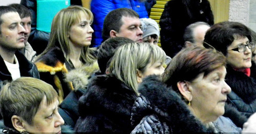 Former tenants of the destroyed house in Volgograd have held a meeting. December 30, 2015. Photo by Tatyana Filimonova for the "Caucasian Knot"