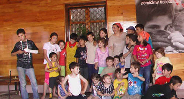 Gatayevs’ Children with mother Khadizhat. Lithuania, Kaunas.2008. Photo by the "Caucasian Knot"