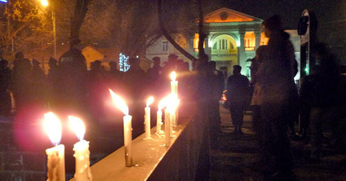 Candles lit in connection in memory  of the murder of the Avetisyan family. Photo by Armine Martirosyan for the "Caucasian Knot"