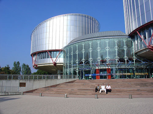 The European Court of Human Rights (ECtHR) in Strasbourg. Photo by www.flickr.com/photos/vigggo/1577251650