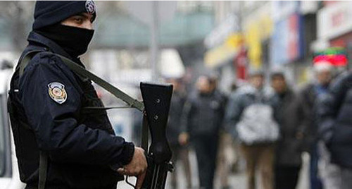 Security service officer in Turkey. Photo: http://www.ahewar.org/news/s.news.asp?nid=1512041