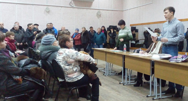 Meeting of the tenants of the destroyed apartment building in Volgograd, January 17, 2016. Photo by Tatiana Filimonova for the ‘Caucasian Knot’. 