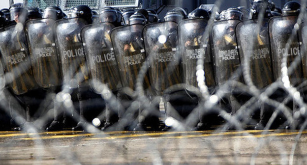 Armenian policemen. Photo: © PAN Photo / Varo Rafayelyan