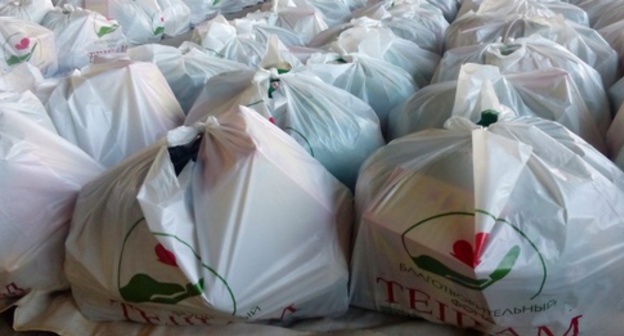 Packages of food distrubuted by participants of charity action held by "Tesham" Charity Foundation, January 22, 2016. Photo: Fondtesham.ru 