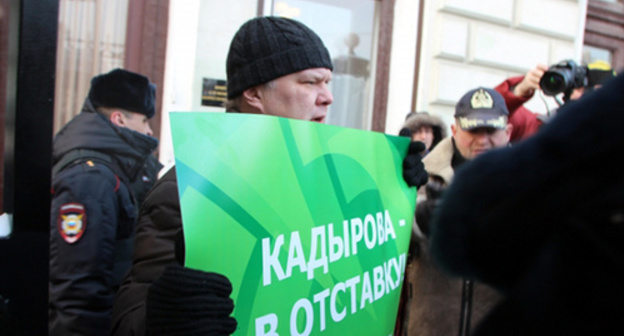 Sergey Mitrokhin at the protest action. Photo: http://www.yabloko.ru/2016/01/26