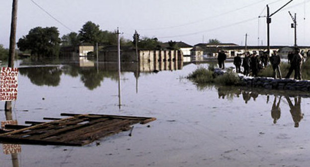 Azerbaijan, flooded roads in Sabirabad village. May 12, 2010. Photo by Azer Ismailov for the "Caucasian Knot"