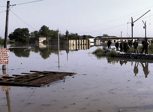 Azerbaijan, flooded roads in Sabirabad village. May 12, 2010. Photo by Azer Ismailov for the "Caucasian Knot"