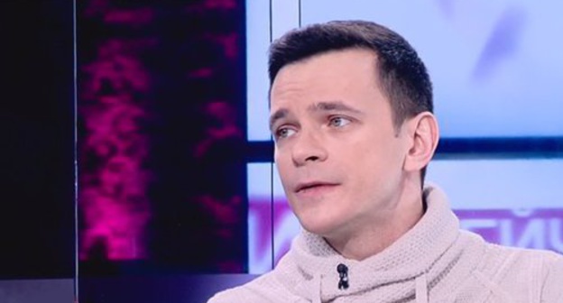 Ilya Yashin. Screenshot of a video https://tvrain.ru/teleshow/vechernee_shou/yashin-402108/