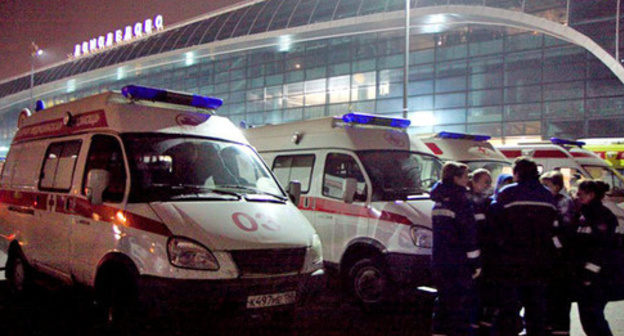 Ambulance in "Domodedovo". Moscow, January 24, 2011. Photo: Yuri Timofeyev (RFE/RL)