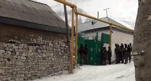 CTO in Dagestan. Photo: http://nac.gov.ru/kontrterroristicheskie-operacii/ukryvavshiysya-v-blokirovannom-dome-bandit.html