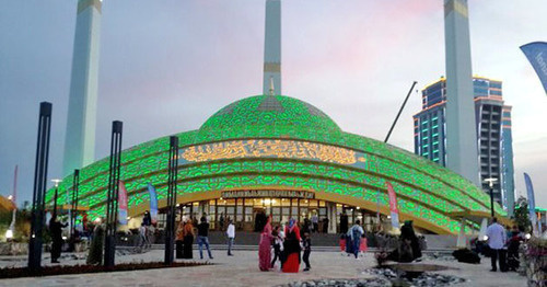 Aimani Kadyrova Mosque in Argun. Photo: Argunoy https://ru.wikipedia.org