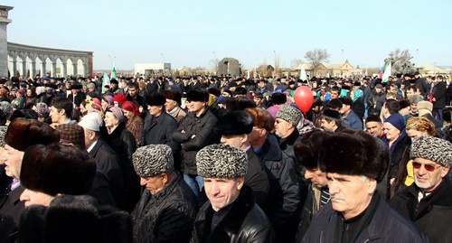 The participants of the rally at the Memorial of Fame in Nazran on February 23, 2016. Photo by Magomed Magomedov for the "Caucasian Knot"