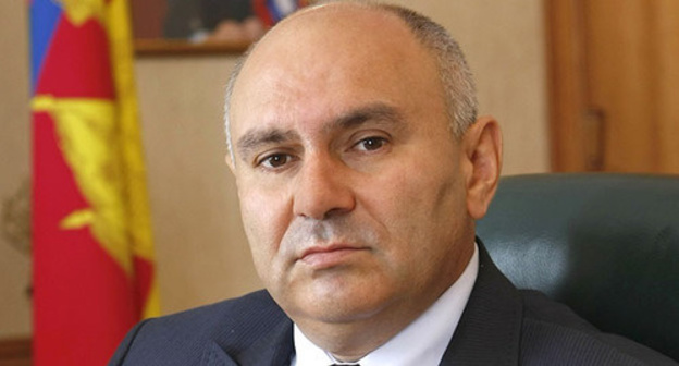 Djambulat Khatuov. Photo: http://pda.fedpress.ru/news/econom/runok/1423209575-vitse-gubernator-kubantsy-dolzhny-chuvstvovat-chto-situatsiya-s-tsenami-nakhoditsya-pod-kontrolem
