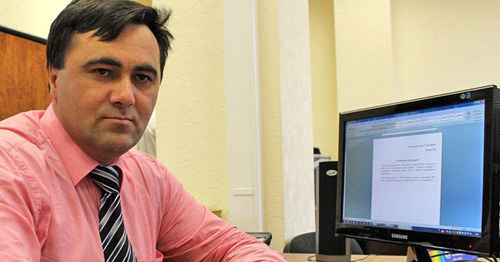 Ruslan Gereev, the coordinator of the regional executive committee of the All-Russia People's Front (ONF) in Dagestan. Photo: Federal Lezghi National and Cultural Autonomy http://flnka.ru/aktualnoe/3986-kadry-reshayut-vse.html" class="main_article_image