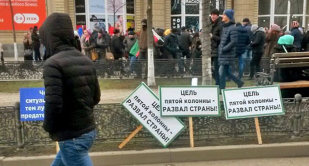 Propagandistic posters at the rally in support of Ramzan Kadyrov. Grozny, January 22, 2016. Photo by Nikolay Petrov for the "Caucasian Knot"