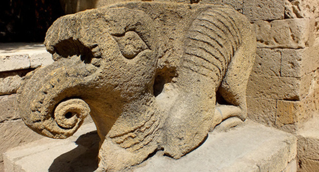 Averter at the entrance to Naryn-Kala fortress, July 2014. Photo by Patimat Makhmudova for the ‘Caucasian Knot’. 