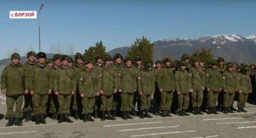 Soldiers of military unit of Borzoi, February 27, 2016. Photo: screenshot of the video report by ‘Grozny’ TV Company, Youtube.com. 