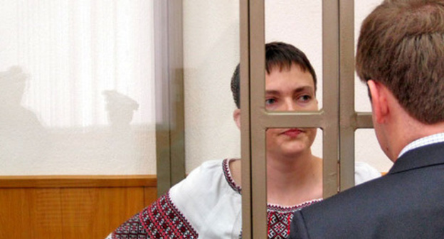 Nadezhda Savchenko talks to the advocate Ilya Novikov at the Donetsk City Court, March 3, 2016. Photo by Konstantin Volgin for the "Caucasian Knot"