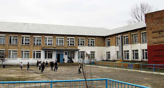 School in Mutsalaul village. Dagestan. Photo: Edik Shikhaev, http://odnoselchane.ru/?page=photos_of_category&amp;sect=1208&amp;com=photogallery