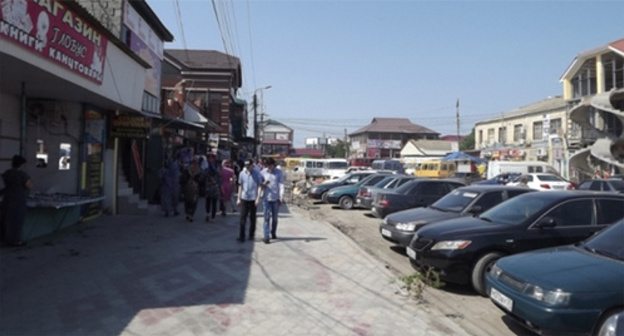 The Central marketplace of Kizlyar. Photo: http://mo-kizlyar.ru/informatsiya/novosti/693-tsentr-goroda-kizlyara-ochistili-ot-nezakonnoj-torgovli.html?highlight=WyJcdTA0NDBcdTA0NGJcdTA0M2RcdTA0M2VcdTA0M2EiXQ==