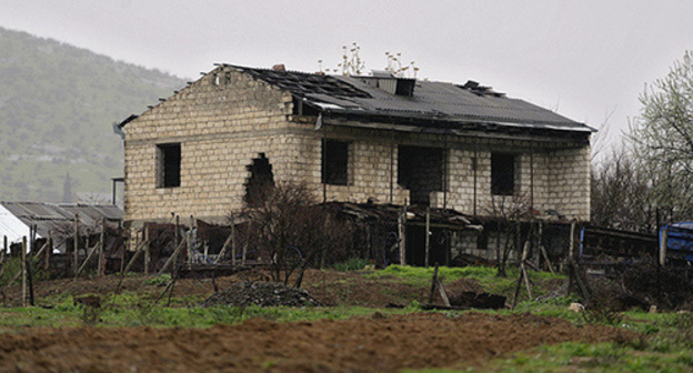 A house in Martakert after the escalation of the conflict. © SPUTNIK/ ASATUR YESAYANTS, http://www.sputnikarmenia.ru/photo/20160403/2731186.html