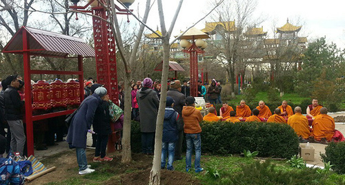 The ritual for cleansing the Buddha statue of desecration 05.04.2016. Photo: http://kalmykia-online.ru/news/9379
© Калмыкия-онлайн.ру