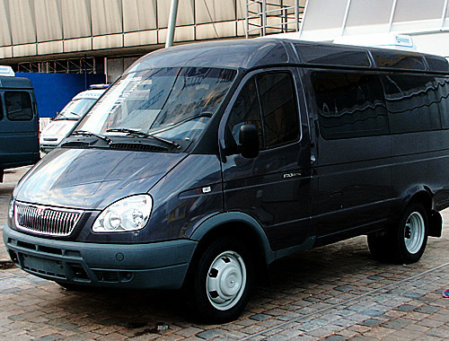 Gazel minivan - model GAZ-3221. Photo by http://ru.wikipedia.org