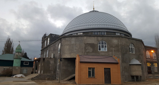 Juma Mosque in Hungarian Fighters street in Makhachkala. Photo: http://zulo.ru/author/admin/page/806/
