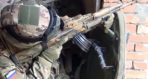 Law enforcers during special operation. Photo: http://nac.gov.ru/nakmessage/2015/04/02/v-khasavyurte-neitralizovan-glavar-kizlyarskoi-bandgruppy.html