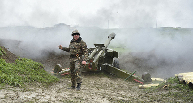 Soldier of Armenia Army. Photo: © Sputnik/ Асатур Есаянц, http://sputnikarmenia.ru/karabah/20160412/2944853.html