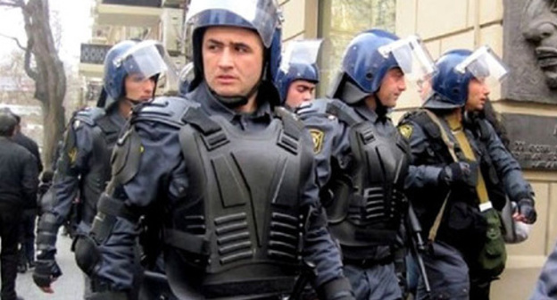 The policemen. Azerbaijan. Photo http://ru.sputnik.az/azerbaijan/20150721/401151909.html