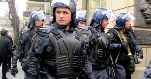 The policemen. Azerbaijan. Photo http://ru.sputnik.az/azerbaijan/20150721/401151909.html