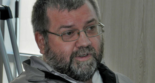 Yevgeny Kruglov, the head of the archeological department of the Volgograd Regional Organization (VRO) "All-Russian Society for Protection of Historical and Cultural Monuments", at the press conference. Volgograd, April 22, 2016. Photo by Tatyana Filimonova for the "Caucasian Knot"