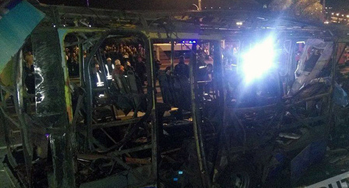 Bus blown up in Yerevan. Photo: © SPUTNIK/ DAVID GALSTYAN,http://www.sputnikarmenia.ru/photo/20160425/3160776.html