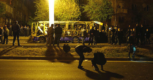 Bus blown up in Alabyan Street in Yerevan, April 25, 2016. Photo: © PAN Photo / Karo Sahakyan 