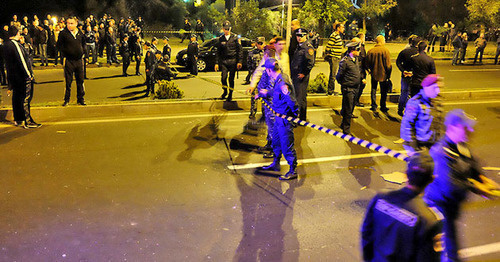 Bus blown up in Alabyan Street in Yerevan, April 25, 2016. Photo: © PAN Photo / Karo Sahakyan 