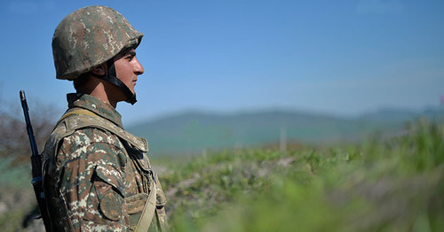Soldier of Nagorno-Karabakh Armed Forces at the battle line. Photo: © PAN Photo / Davit Hakobyan