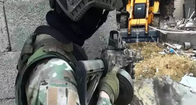 A law enforcer. Photo http://nac.gov.ru/