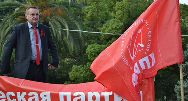 Igor Vasiliev, the leader of the Sochi Branch of CPRF, at the rally on November 7. Photo by Svetlana Kravchenko for the "Caucasian Knot"