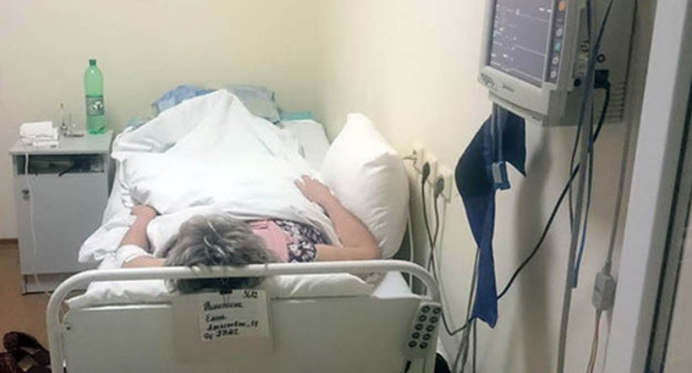 Elena Nikitina, the organizer of the picket in the Lazarevskoye District, in the intensive care unit. Photo by Igor Kovtun