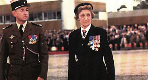 Elmeskhan Hagundokova (left). Photo: http://tmblagodat.ru/zhizn-teatra/nasha-zemlyachka-geroinya-frantsii/